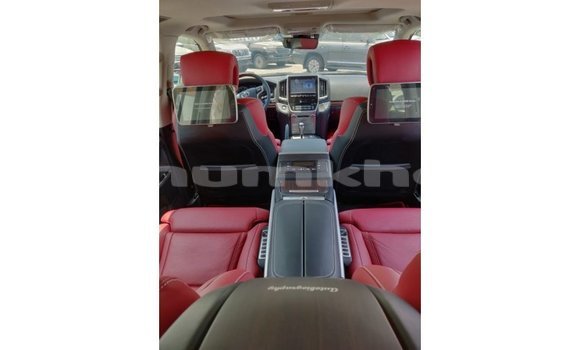 Buy Import Toyota Land Cruiser Black Car in Import - Dubai in Bumthang Buy Import Toyota Land Cruiser Black Car in Import - Dubai in Bumthang