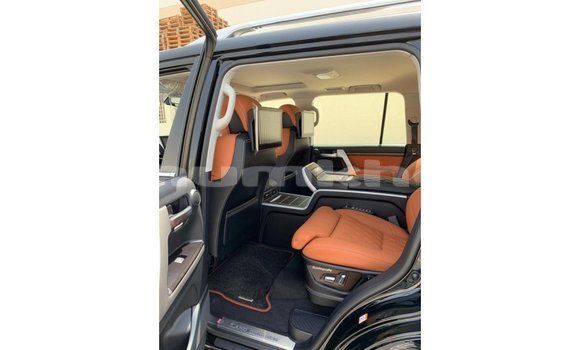 Buy Import Toyota Land Cruiser Black Car in Import - Dubai in Bumthang Buy Import Toyota Land Cruiser Black Car in Import - Dubai in Bumthang