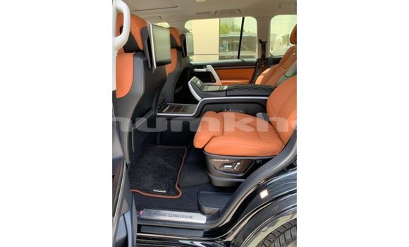 Buy Import Toyota Land Cruiser Black Car in Import - Dubai in Bumthang Buy Import Toyota Land Cruiser Black Car in Import - Dubai in Bumthang