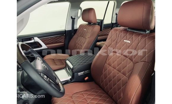 Buy Import Toyota Land Cruiser Black Car in Import - Dubai in Bumthang Buy Import Toyota Land Cruiser Black Car in Import - Dubai in Bumthang