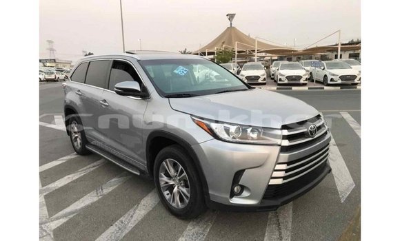 Buy Import Toyota Highlander Other Car in Import - Dubai in Bumthang Buy Import Toyota Highlander Other Car in Import - Dubai in Bumthang