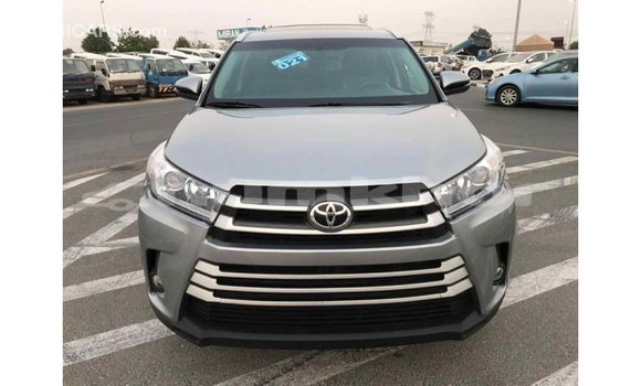 Buy Import Toyota Highlander Other Car in Import - Dubai in Bumthang Buy Import Toyota Highlander Other Car in Import - Dubai in Bumthang