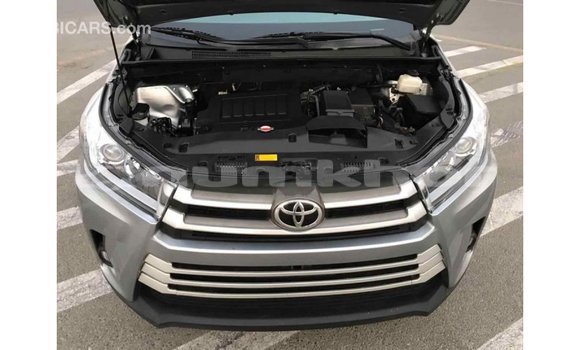 Buy Import Toyota Highlander Other Car in Import - Dubai in Bumthang Buy Import Toyota Highlander Other Car in Import - Dubai in Bumthang