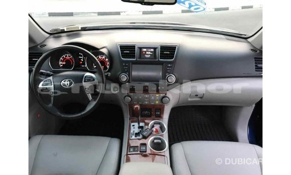 Buy Import Toyota Highlander Blue Car in Import - Dubai in Bumthang Buy Import Toyota Highlander Blue Car in Import - Dubai in Bumthang