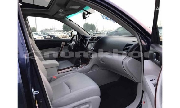 Buy Import Toyota Highlander Blue Car in Import - Dubai in Bumthang Buy Import Toyota Highlander Blue Car in Import - Dubai in Bumthang