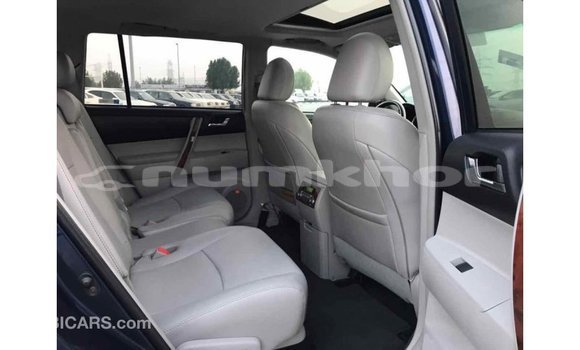 Buy Import Toyota Highlander Blue Car in Import - Dubai in Bumthang Buy Import Toyota Highlander Blue Car in Import - Dubai in Bumthang