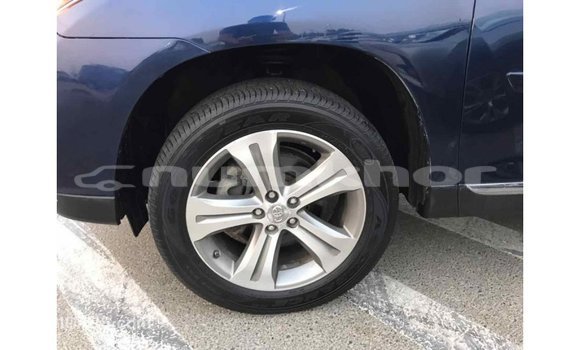 Buy Import Toyota Highlander Blue Car in Import - Dubai in Bumthang Buy Import Toyota Highlander Blue Car in Import - Dubai in Bumthang