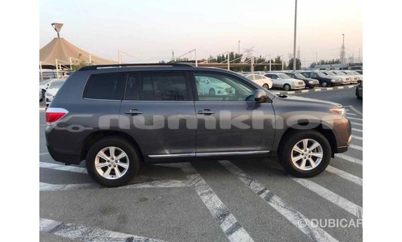 Buy Import Toyota Highlander Other Car in Import - Dubai in Bumthang Buy Import Toyota Highlander Other Car in Import - Dubai in Bumthang