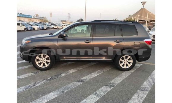 Buy Import Toyota Highlander Other Car in Import - Dubai in Bumthang Buy Import Toyota Highlander Other Car in Import - Dubai in Bumthang