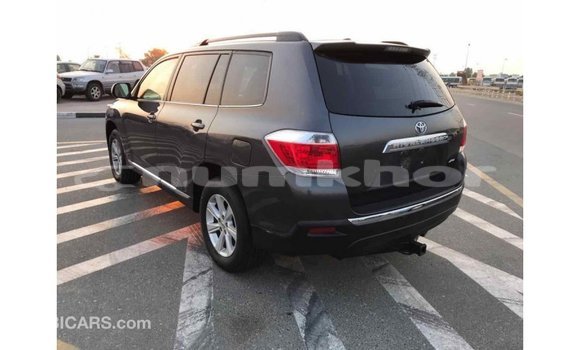 Buy Import Toyota Highlander Other Car in Import - Dubai in Bumthang Buy Import Toyota Highlander Other Car in Import - Dubai in Bumthang