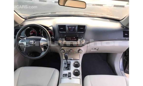 Buy Import Toyota Highlander Other Car in Import - Dubai in Bumthang Buy Import Toyota Highlander Other Car in Import - Dubai in Bumthang