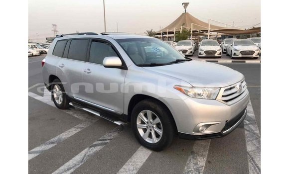 Buy Import Toyota Highlander Other Car in Import - Dubai in Bumthang Buy Import Toyota Highlander Other Car in Import - Dubai in Bumthang