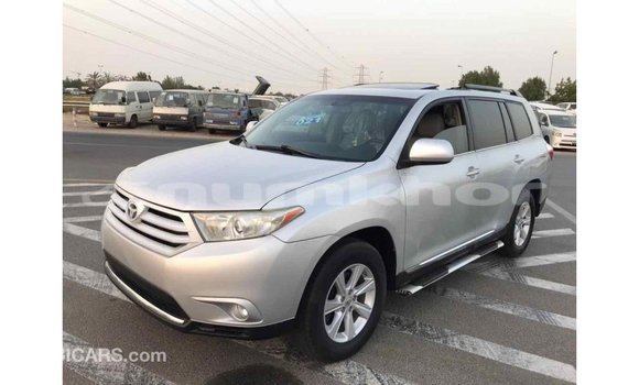 Buy Import Toyota Highlander Other Car in Import - Dubai in Bumthang Buy Import Toyota Highlander Other Car in Import - Dubai in Bumthang