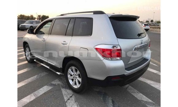 Buy Import Toyota Highlander Other Car in Import - Dubai in Bumthang Buy Import Toyota Highlander Other Car in Import - Dubai in Bumthang