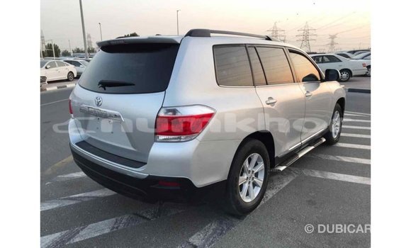 Buy Import Toyota Highlander Other Car in Import - Dubai in Bumthang Buy Import Toyota Highlander Other Car in Import - Dubai in Bumthang