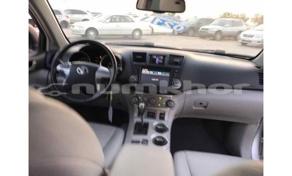 Buy Import Toyota Highlander Other Car in Import - Dubai in Bumthang Buy Import Toyota Highlander Other Car in Import - Dubai in Bumthang