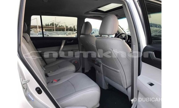 Buy Import Toyota Highlander Other Car in Import - Dubai in Bumthang Buy Import Toyota Highlander Other Car in Import - Dubai in Bumthang