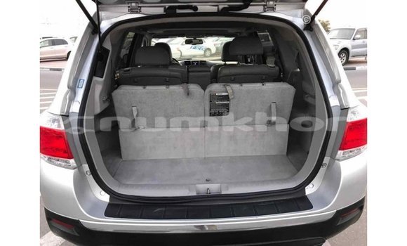 Buy Import Toyota Highlander Other Car in Import - Dubai in Bumthang Buy Import Toyota Highlander Other Car in Import - Dubai in Bumthang