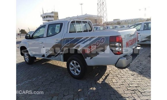 Buy Import Mitsubishi L200 White Car in Import - Dubai in Bumthang Buy Import Mitsubishi L200 White Car in Import - Dubai in Bumthang