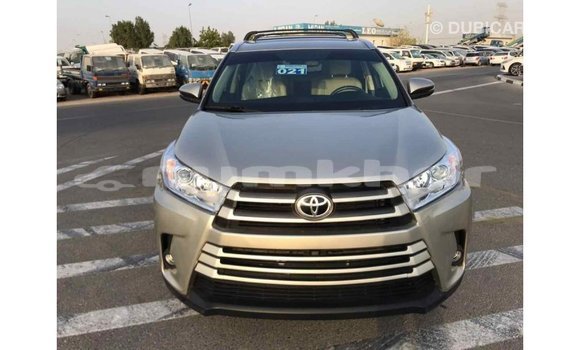 Buy Import Toyota Highlander Beige Car in Import - Dubai in Bumthang Buy Import Toyota Highlander Beige Car in Import - Dubai in Bumthang