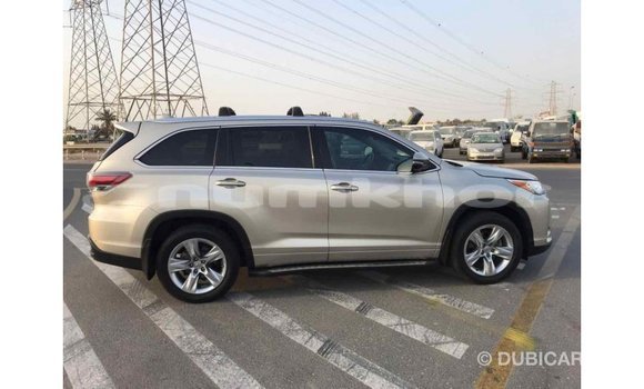 Buy Import Toyota Highlander Beige Car in Import - Dubai in Bumthang Buy Import Toyota Highlander Beige Car in Import - Dubai in Bumthang