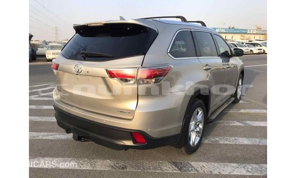 Buy Import Toyota Highlander Beige Car in Import - Dubai in Bumthang Buy Import Toyota Highlander Beige Car in Import - Dubai in Bumthang