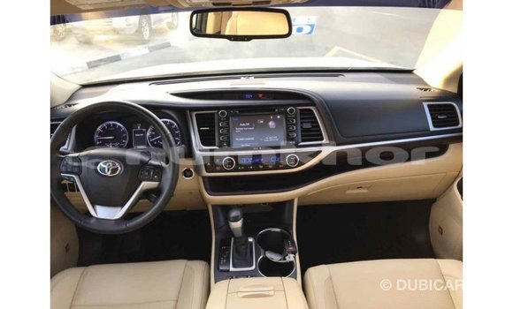 Buy Import Toyota Highlander Beige Car in Import - Dubai in Bumthang Buy Import Toyota Highlander Beige Car in Import - Dubai in Bumthang
