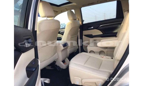 Buy Import Toyota Highlander Beige Car in Import - Dubai in Bumthang Buy Import Toyota Highlander Beige Car in Import - Dubai in Bumthang