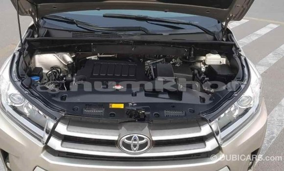 Buy Import Toyota Highlander Beige Car in Import - Dubai in Bumthang Buy Import Toyota Highlander Beige Car in Import - Dubai in Bumthang