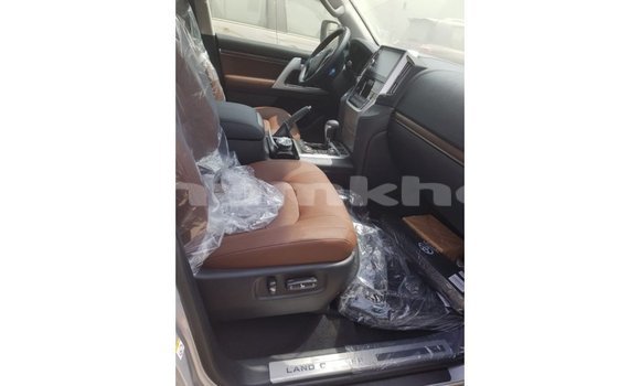 Buy Import Toyota Land Cruiser Brown Car in Import - Dubai in Bumthang Buy Import Toyota Land Cruiser Brown Car in Import - Dubai in Bumthang