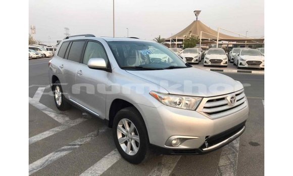 Buy Import Toyota Highlander Other Car in Import - Dubai in Bumthang Buy Import Toyota Highlander Other Car in Import - Dubai in Bumthang