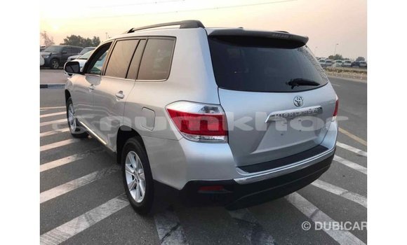 Buy Import Toyota Highlander Other Car in Import - Dubai in Bumthang Buy Import Toyota Highlander Other Car in Import - Dubai in Bumthang