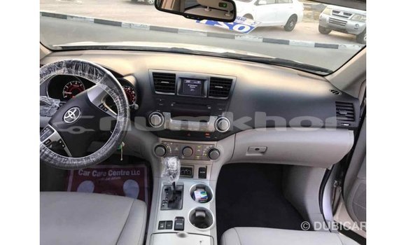 Buy Import Toyota Highlander Other Car in Import - Dubai in Bumthang Buy Import Toyota Highlander Other Car in Import - Dubai in Bumthang