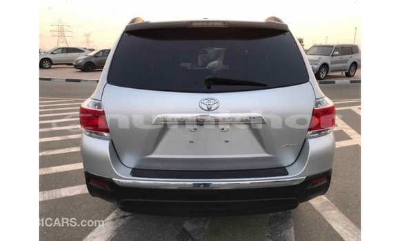 Buy Import Toyota Highlander Other Car in Import - Dubai in Bumthang Buy Import Toyota Highlander Other Car in Import - Dubai in Bumthang