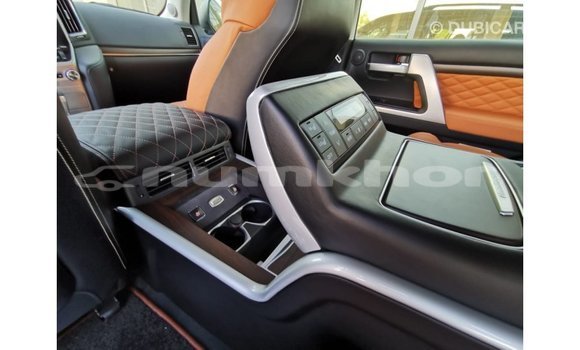 Buy Import Toyota Land Cruiser Black Car in Import - Dubai in Bumthang Buy Import Toyota Land Cruiser Black Car in Import - Dubai in Bumthang