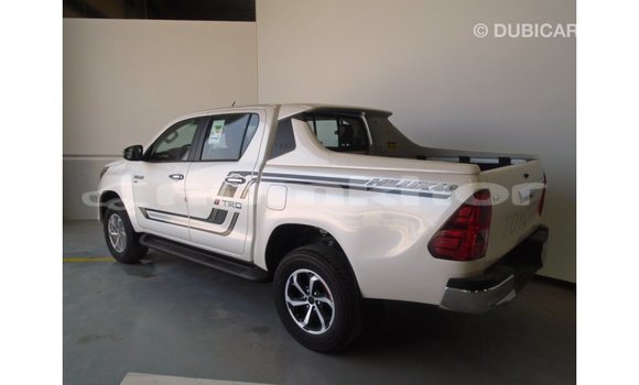 Buy Import Toyota Hilux White Car in Import - Dubai in Bumthang Buy Import Toyota Hilux White Car in Import - Dubai in Bumthang
