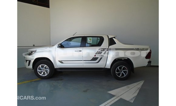 Buy Import Toyota Hilux White Car in Import - Dubai in Bumthang Buy Import Toyota Hilux White Car in Import - Dubai in Bumthang