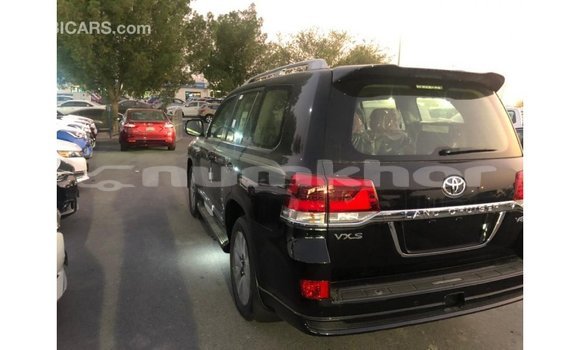 Buy Import Toyota Land Cruiser Black Car in Import - Dubai in Bumthang Buy Import Toyota Land Cruiser Black Car in Import - Dubai in Bumthang