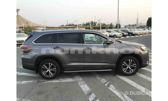 Buy Import Toyota Highlander Other Car in Import - Dubai in Bumthang Buy Import Toyota Highlander Other Car in Import - Dubai in Bumthang