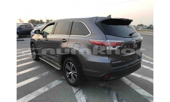 Buy Import Toyota Highlander Other Car in Import - Dubai in Bumthang Buy Import Toyota Highlander Other Car in Import - Dubai in Bumthang