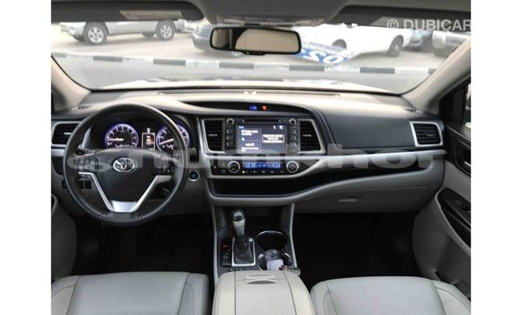 Buy Import Toyota Highlander Other Car in Import - Dubai in Bumthang Buy Import Toyota Highlander Other Car in Import - Dubai in Bumthang