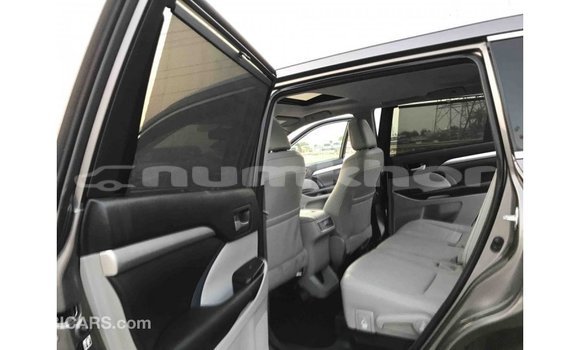 Buy Import Toyota Highlander Other Car in Import - Dubai in Bumthang Buy Import Toyota Highlander Other Car in Import - Dubai in Bumthang