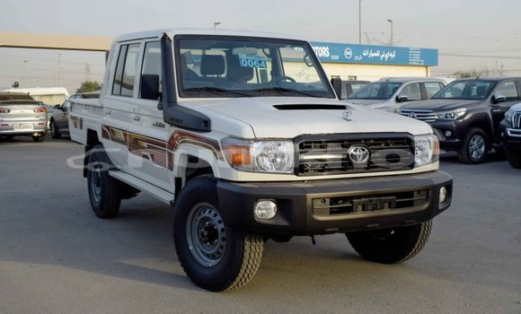 Buy Import Toyota Land Cruiser Beige Car in Import - Dubai in Bumthang Buy Import Toyota Land Cruiser Beige Car in Import - Dubai in Bumthang