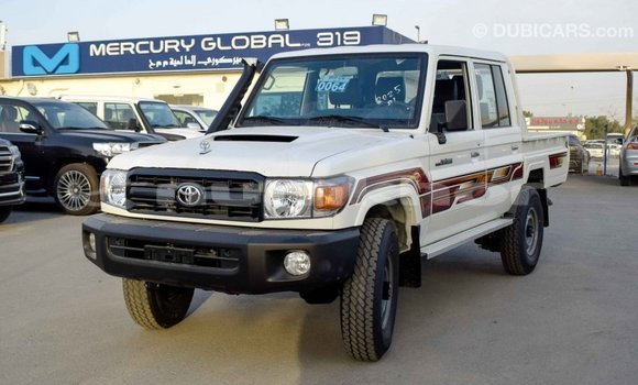 Buy Import Toyota Land Cruiser Beige Car in Import - Dubai in Bumthang Buy Import Toyota Land Cruiser Beige Car in Import - Dubai in Bumthang