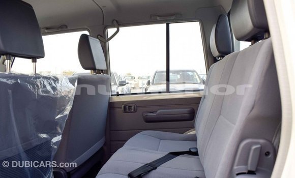 Buy Import Toyota Land Cruiser Beige Car in Import - Dubai in Bumthang Buy Import Toyota Land Cruiser Beige Car in Import - Dubai in Bumthang