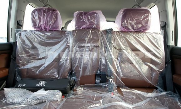 Buy Import Toyota Land Cruiser Black Car in Import - Dubai in Bumthang Buy Import Toyota Land Cruiser Black Car in Import - Dubai in Bumthang