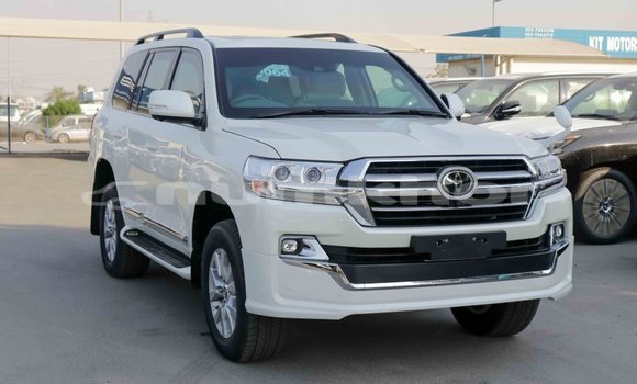 Buy Import Toyota Land Cruiser White Car in Import - Dubai in Bumthang Buy Import Toyota Land Cruiser White Car in Import - Dubai in Bumthang