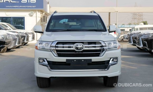 Buy Import Toyota Land Cruiser White Car in Import - Dubai in Bumthang Buy Import Toyota Land Cruiser White Car in Import - Dubai in Bumthang
