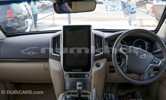 Buy Import Toyota Land Cruiser White Car in Import - Dubai in Bumthang Buy Import Toyota Land Cruiser White Car in Import - Dubai in Bumthang
