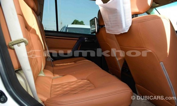 Buy Import Toyota Land Cruiser White Car in Import - Dubai in Bumthang Buy Import Toyota Land Cruiser White Car in Import - Dubai in Bumthang